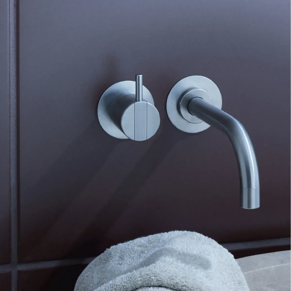 Vola 111 1-greps Innebygd Servantbatteri med 16 cm tut