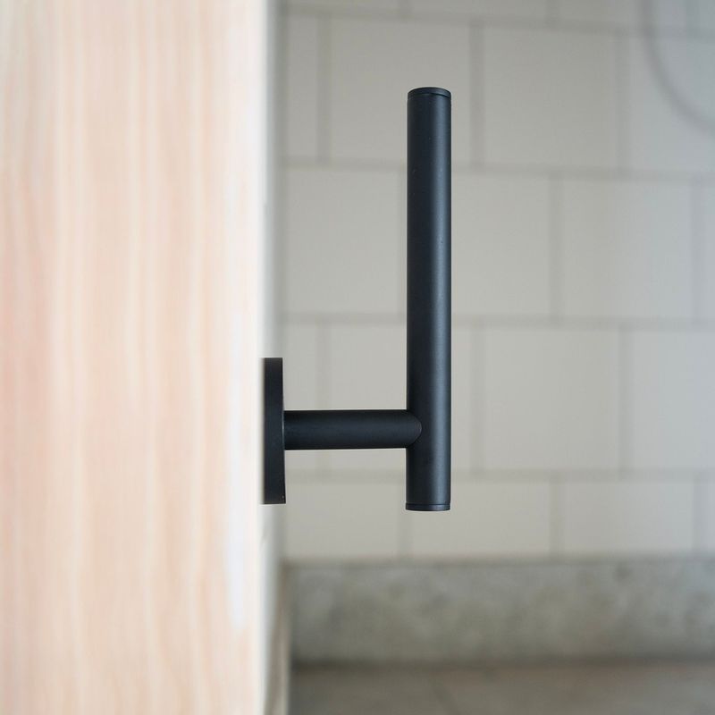 Smedbo HOME Reserverullholder, Sort